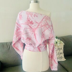 Abercrombie & Fitch Light Pink Camo Sunday Off-Shoulder Sweater
